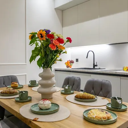 White Magnolia 4 Bedroom Premium And Parking