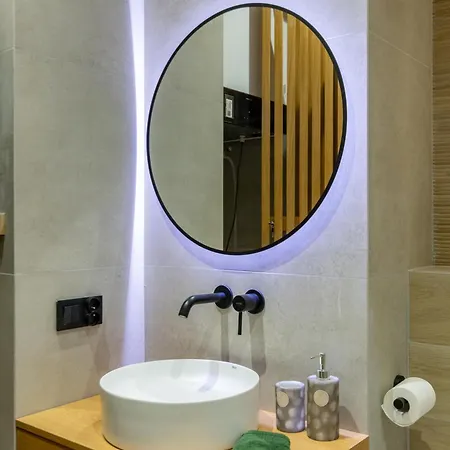 White Magnolia 4 Bedroom Premium And Parking * Krakow