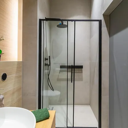 White Magnolia 4 Bedroom Premium And Parking