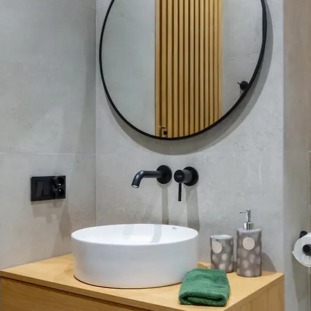 White Magnolia 4 Bedroom Premium And Parking 아파트 *