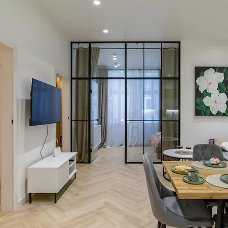 White Magnolia 4 Bedroom Premium And Parking