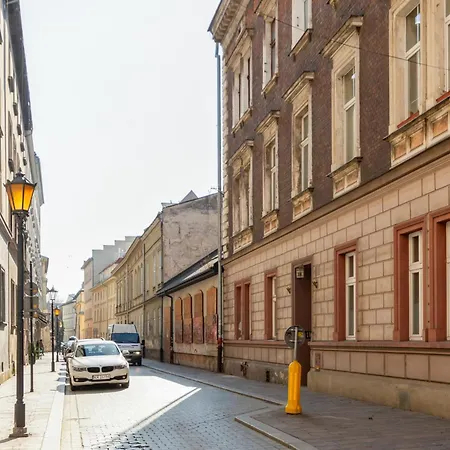 White Magnolia 4 Bedroom Premium And Parking 아파트 크라쿠프