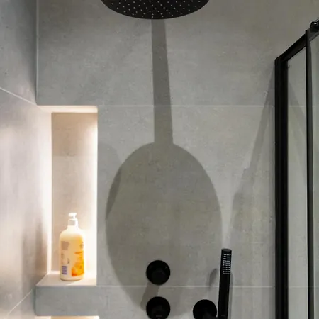 White Magnolia 4 Bedroom Premium And Parking * 크라쿠프