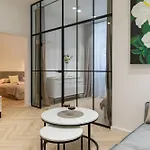 White Magnolia 4 Bedroom Premium And Parking Lejlighed