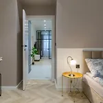White Magnolia 4 Bedroom Premium And Parking Lejlighed *