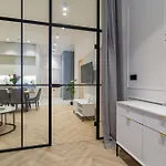 Lejlighed White Magnolia 4 Bedroom Premium And Parking Kraków