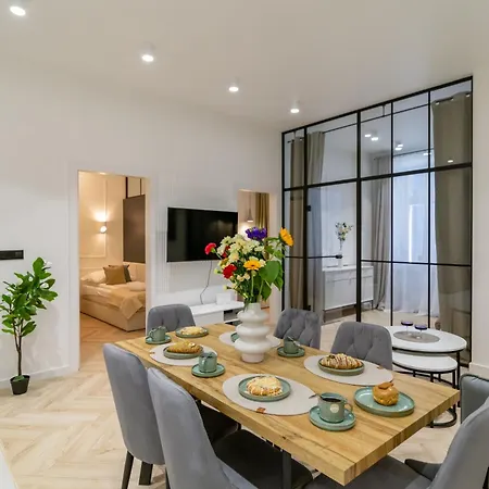 White Magnolia 4 Bedroom Premium And Parking Apartmán *