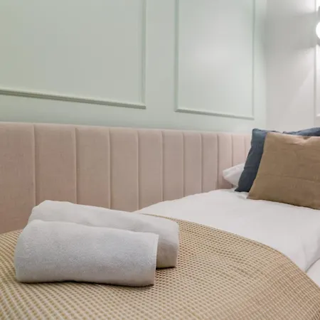 White Magnolia 4 Bedroom Premium And Parking Apartmán Krakov