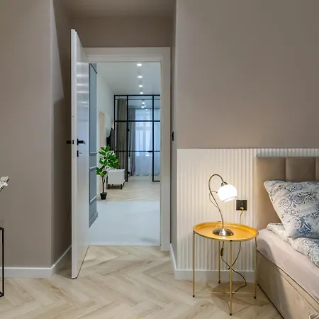 White Magnolia 4 Bedroom Premium And Parking Apartmán *